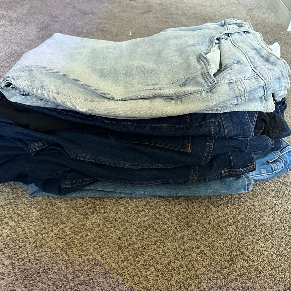 8 pairs of old navy jeans size 20
